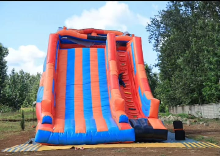 Kids' bouncy castle at Ayana Gardens